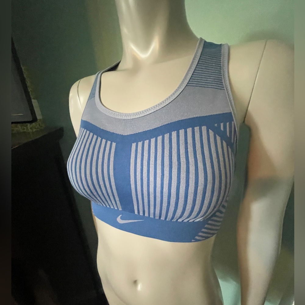 Nike Blue Racerback Seamless Sports Bra M
